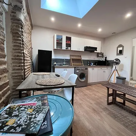 Le Cours Foucault N2 I Charme & Couleurs Apartment *